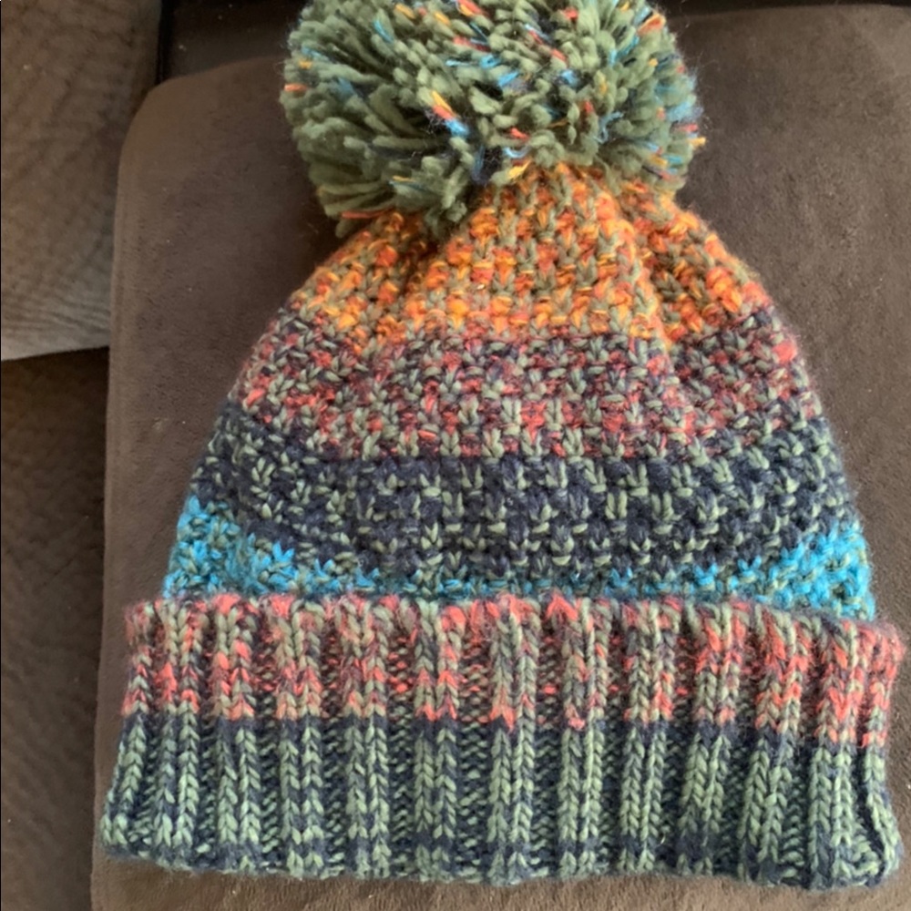 *Boys Pom Pom Beenie*